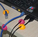小商品批发/优质万能桌面固线夹单个散装多色电脑周边创意配件