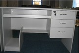 防火板电脑桌办公桌职员桌板式办公电脑桌1.2米偏三抽带台式桌
