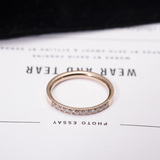 韩版时尚超闪半圈钻戒指女镀18K玫瑰金钛钢食指环饰品配饰不褪色
