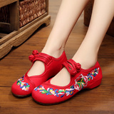 老北京布鞋夏季新款透气红色婚鞋低跟花朵绣花鞋民族风舞蹈女鞋子