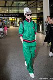 香港代购16新李宇春明星同款机场街拍蝴蝶蛇刺绣绿色棒球服套装女