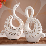 结婚礼物现代简约客厅电视柜创意工艺装饰品欧式家居陶瓷天鹅摆件