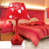 婚房红色装饰台灯温馨创意结婚长明灯卧室床头装饰调光布艺台灯具
