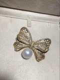 天然淡水珍珠胸针，珍珠微瑕近圆 配件：合金 ¥350.00