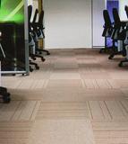 特价方块地毯 办公室会议室桌球室维也纳巴黎PVC底方块毯工程地毯