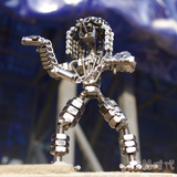 798艺术区金属摆件创意礼物手工铁艺变形金刚环保钢雕铁血战士