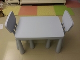 新深圳宜家代购 玛莫特 儿童桌 儿童椅子 书桌 学习桌 一桌一椅