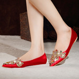 春季新款缎面红鞋大码平跟红色尖头婚鞋香槟色平跟水钻新娘鞋女鞋