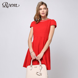 ROEM韩国罗燕时尚新品珍珠衣领百褶连衣裙RCOW52581G专柜正品