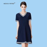 MOXA WING女装夏季新款V领条纹修身连衣裙 女短袖学院减龄小黑裙