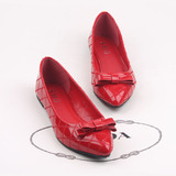 时尚压线格子大红色平底婚鞋 显瘦脚蝴蝶结尖头舒适大码平跟女鞋