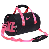 耐克运动健身包男女单肩斜挎包背包足球旅行包手提圆筒训练水桶包