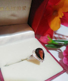 新款六福珠宝戒指18k白金红宝水滴钻石女戒3.04g石重3.32ct