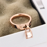 韩国时尚戒指环可爱小巧锁指环18K玫瑰金百搭 个性男女款手饰品
