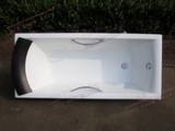 嵌入式铸铁浴缸1.5-1.8米碧欧芙 带扶手的浴缸 高档铸铁搪瓷浴缸