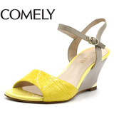 comely/康莉夏款专柜正品牛漆皮糖果色坡跟高跟简约时尚女凉鞋