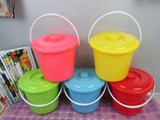 时尚彩色加厚食品级塑料桶红色带盖小桶欧式水桶美工桶玩具桶批发