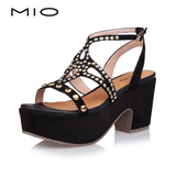 千百度集团高端女鞋 MIO米奥夏新款绒面铆钉高跟凉鞋M143105501