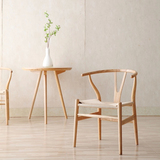 北欧餐椅 实木扶手白蜡木简约宜家创意吃饭餐座椅 设计师椅子