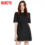 Nancyk冬装新品中长款显瘦长袖黑色圆领连衣裙61436050