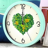 现代简约心形挂钟 客厅超静音创意爱心绿色钟表 卧室玻璃电池家用