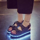 欧洲站2016夏季新款魔术贴厚底凉鞋酷炫LED灯发光格子松糕鞋 女