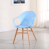 伊姆斯扶手现代简约洽谈椅时尚塑料休闲椅办公餐椅设计师实木椅