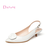 Daphne/达芙妮15春纯色女鞋 甜美花朵漆皮中跟后空单鞋1015102027