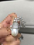 宝瓶天然珍珠胸针925纯银镶锆石水滴形12.2mm极微瑕淡水珍珠胸针