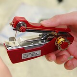 多功能手动家用迷你小型缝纫机 手拿简易手持台式单线袖珍缝纫机