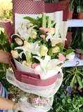 天津鲜花速递康乃馨百合香槟玫瑰搭配扇形母亲节高档花束送货上门