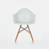 促销 伊姆斯椅简约北欧塑料时尚休闲椅 后现代创意靠背扶手餐椅子