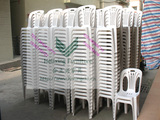 现货促销大排档塑料椅白色红色蓝色塑料靠背椅沙滩休闲椅可发香港