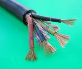 YC3*35+1*10平方重型橡套软电缆 防水橡胶线 纯铜芯橡皮电源线