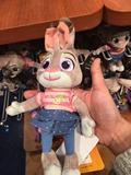上海迪士尼旗舰店正品代购疯狂动物城兔子朱迪玩偶娃娃Judy现货