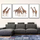 北欧客厅装饰画现代简约沙发背景墙三联画组合挂画创意壁画长颈鹿