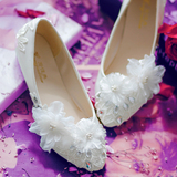 白色平底蕾丝新娘鞋水钻伴娘鞋中跟婚纱拍照鞋春夏高跟结婚单鞋