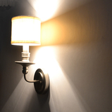 现代中式壁灯美式乡村客厅卧室过道壁灯仿铜铁艺床头布艺LED灯具