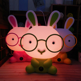 超萌眼镜兔子立式桌面插电台灯卧室暖光卡通床头灯儿童小夜灯包邮