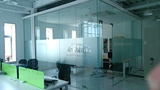 上海梦可斯简约现代办公室高屏风钢化玻璃不锈钢包边隔断隔间