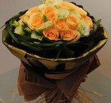 金香槟，切花玫瑰月季花苗，非常漂亮的颜色，杯型花，当年开花
