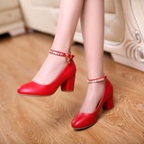 春季女士皮鞋中跟单鞋大红色婚鞋浅口高跟鞋 粗跟大码女鞋41-43