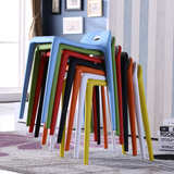 创意简约休闲设计师塑料小马凳子家用备用椅宜家塑料饭店常用凳子