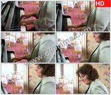 VB00663胖女人在弹钢琴自下到上放大到女人的脸高清实拍视频素材