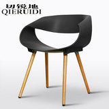 切锐地 无限椅 简约创意设计师椅子洽谈桌椅实木塑料靠背扶手餐椅