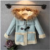 2014冬季韩版女童加绒大衣外套羊角扣拼色甜美鹿皮绒大衣超大毛领