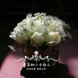 商务桌花上海鲜花婚礼宴会玻璃方缸会议白玫瑰签到讲台花同城速递