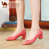Camel骆驼女鞋 时尚羊皮鱼嘴金属配饰粗中跟单鞋