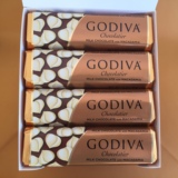 比利时进口歌帝梵Godiva夏威夷果仁夹心牛奶巧克力条现货