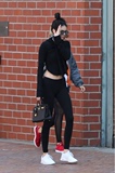 Kendall Jenner金小妹AA风短款连帽卫衣街拍款短款上衣显瘦